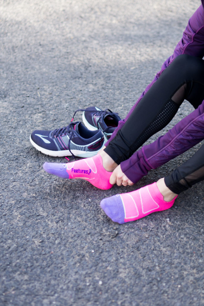 feetures women's running socks