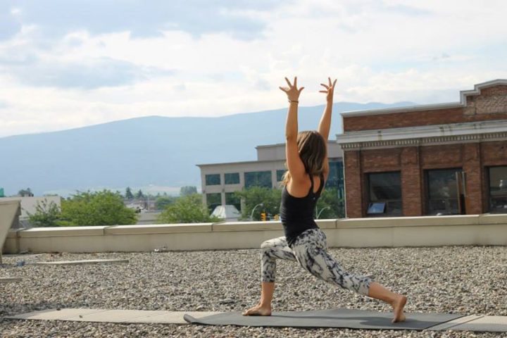 great-granite-wunder-under-crops-wuc-black-seamlessly-covered-tank-4