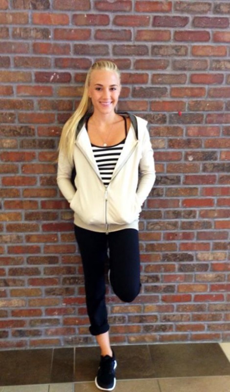 lululemon-rollin-omies-hoodie-telemark-print-mojave-tan-2