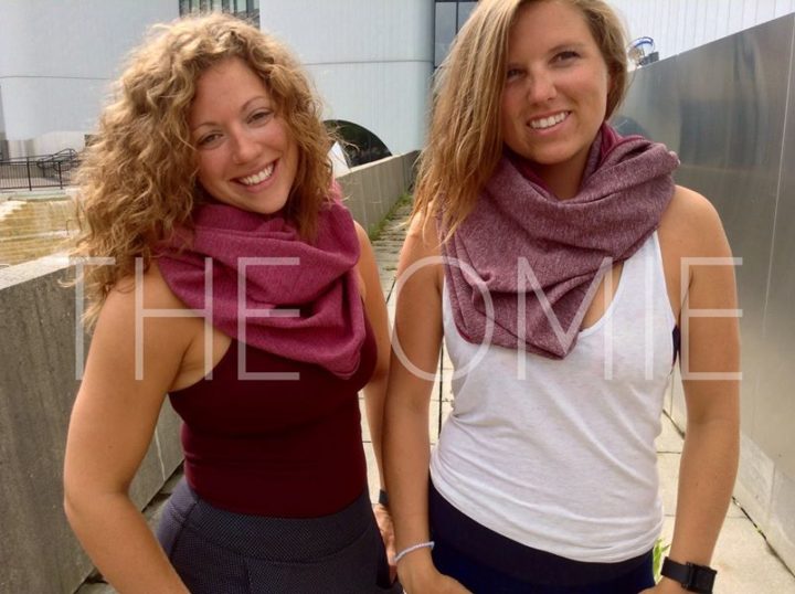 lululemon-heathered-bordeaux-drama-bumble-berry-hyperstripe-vinyasa-scarf-how-to-wear-style