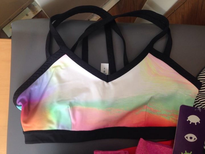 lululemon-seawheeze-2014-tie-dye-swirl-bound-bra
