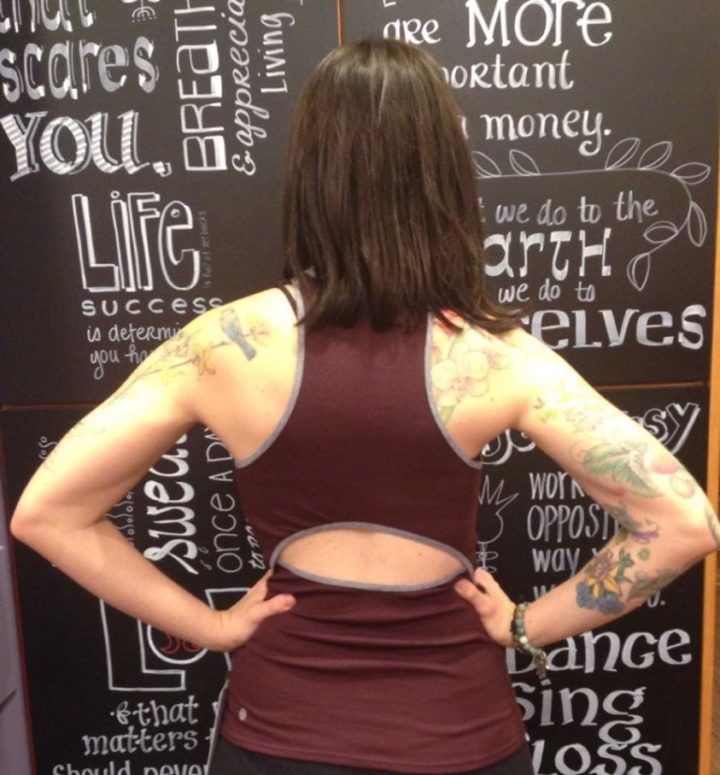 lululemon-bordeaux-drama-front-and-centre-tank-cutout-back