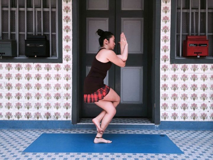 lululemon-mini-camp-check-pace-setter-skirt-flaming-tomato-bordeaux-drama