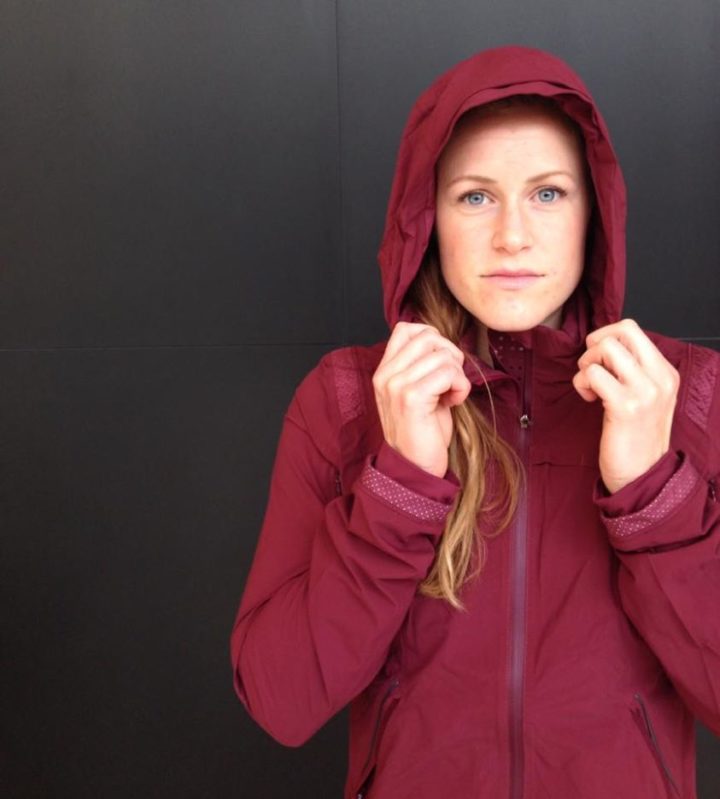 lululemon-rust-berry-rain-runner-jacket