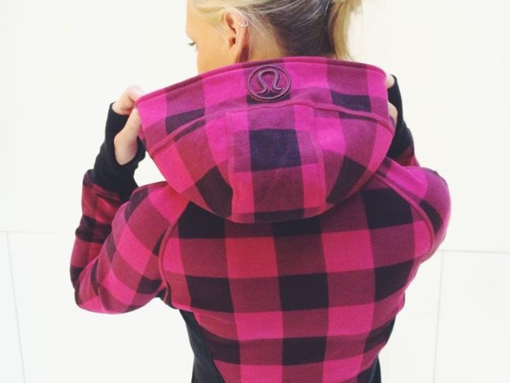 lululemon-mini-camp-check-plaid-bumble-berry-scuba-hoodie