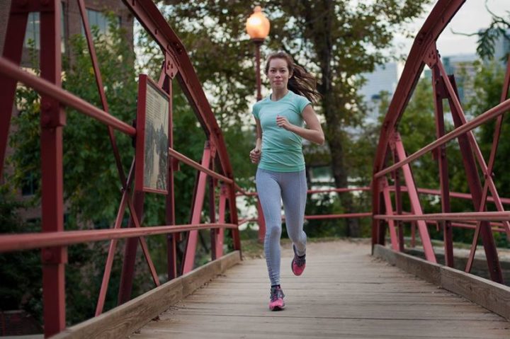 lululemon toothpaste aqua mint swiftly short sleeve white herringbone run turn around tights