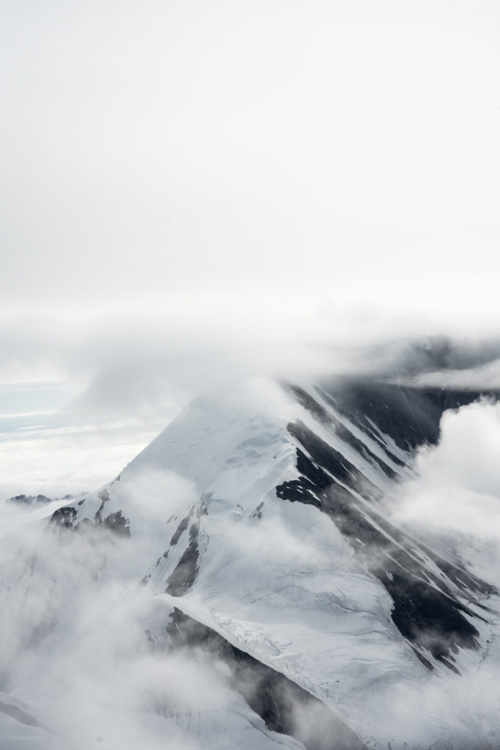 Mountains of the Alaska Range: flightseeing tour
