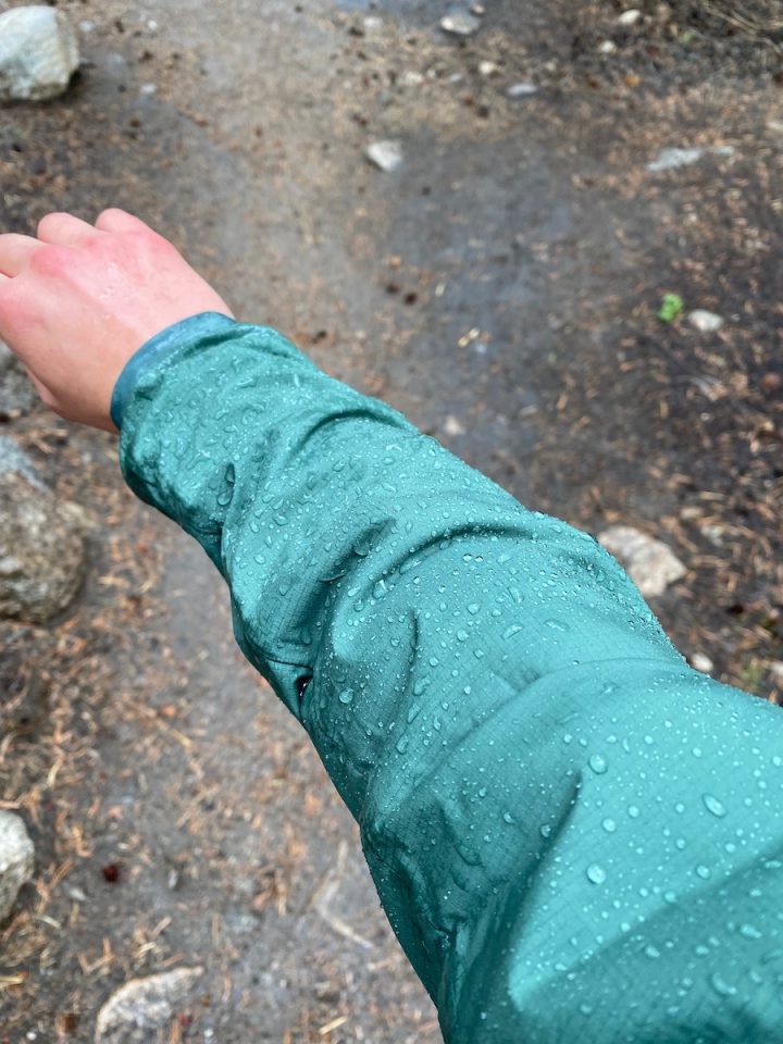 Arcteryx atom hoody water resistant beading
